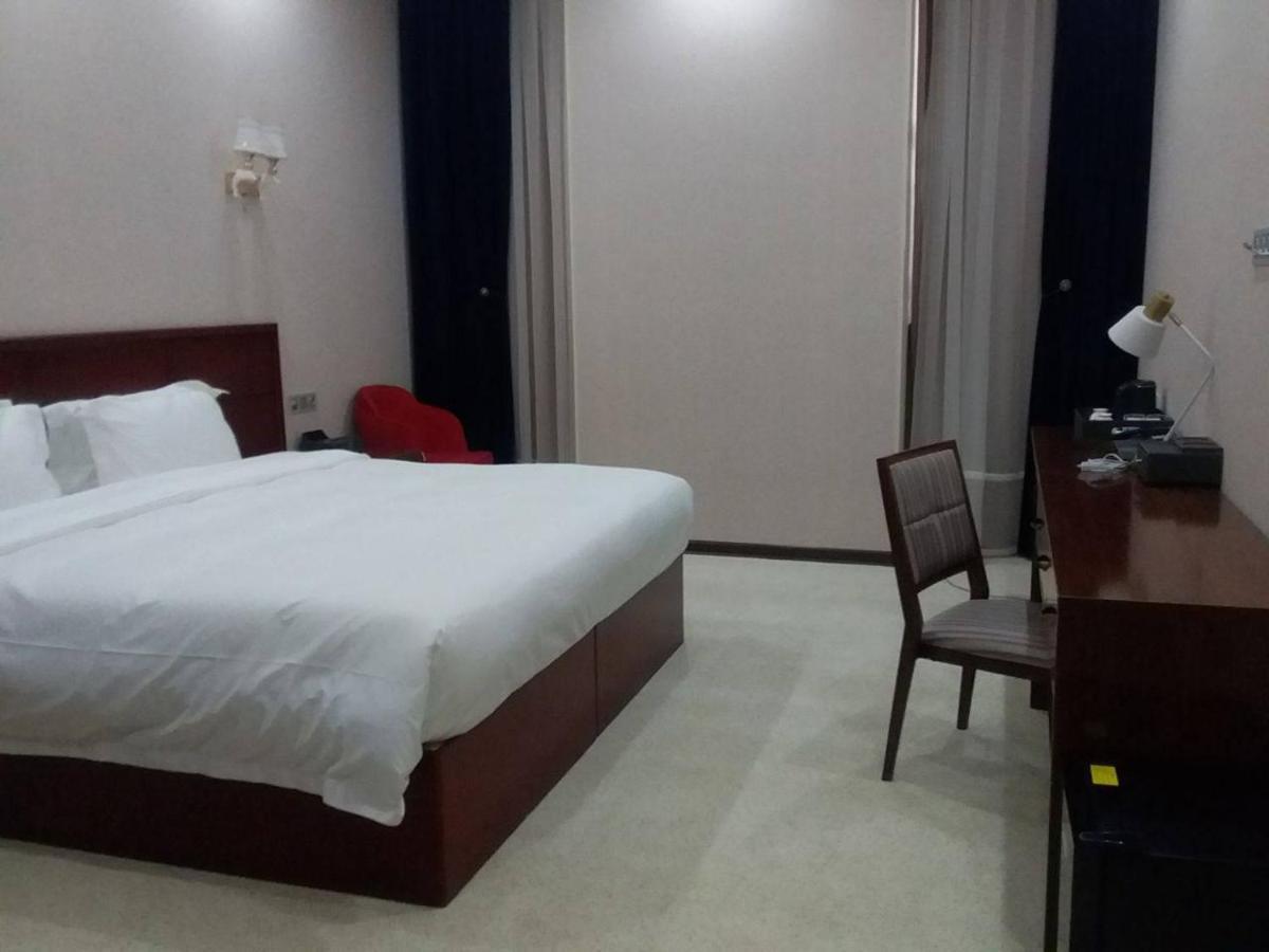 Aura Hotel Tashkent Ngoại thất bức ảnh