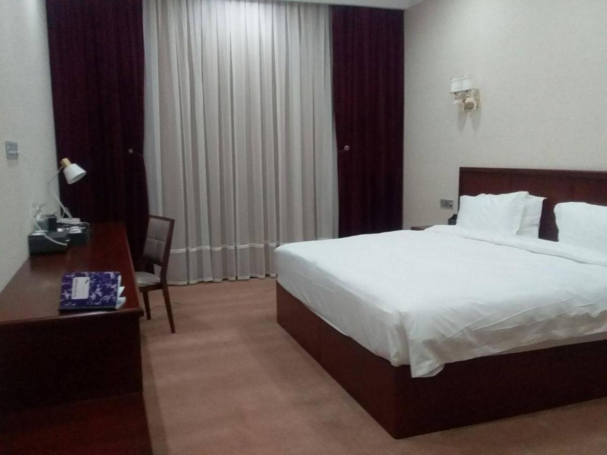 Aura Hotel Tashkent Ngoại thất bức ảnh