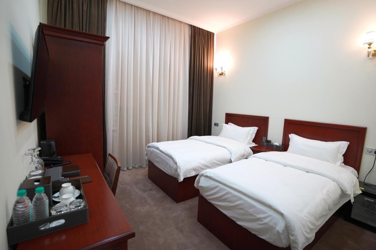 Aura Hotel Tashkent Ngoại thất bức ảnh